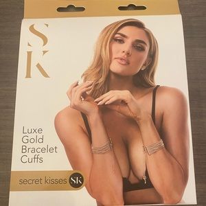 Secret Kisses Luxe Gold Chain Bracelet Cuffs New in Package